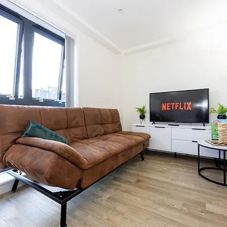 Mint & Modern Refreshing Escape Apartment