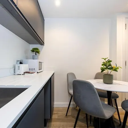 Apartment Mint & Modern Refreshing Escape *