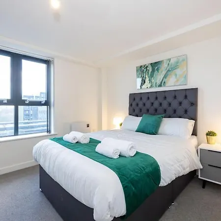 Mint & Modern Refreshing Escape Apartment *