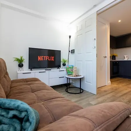 Apartment Mint & Modern Refreshing Escape *