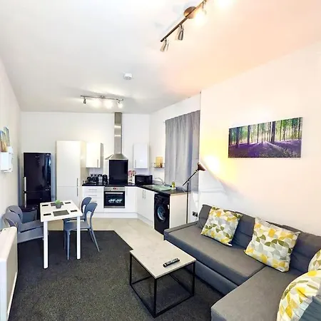 Ideal For Groups - 2 Bedroom Modern - Free Parking, Transit Links, Close To Stadiums * Manchester