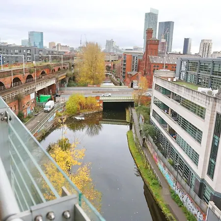 Pass The Keys Stunning Views Canal Side Flat With Free Parking Apartment *