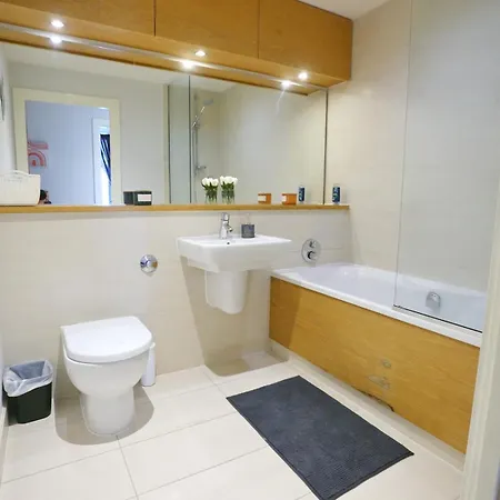 Canal Side & Great View Walk To Manchester - Pass The Keys شقة مانشستر