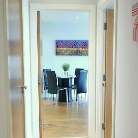 Pass The Keys Stunning Views Canal Side Flat With Free Parking *