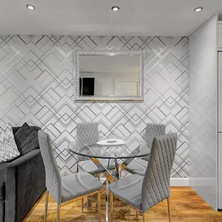 Pass The Keys Stunning 1bed With Parking Appartement