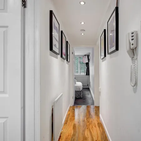 Pass The Keys Stunning 1bed With Parking *