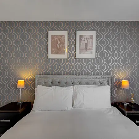 Stunning With Parking - Pass The Keys *