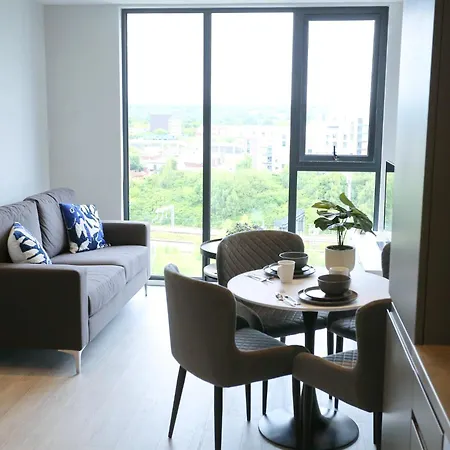 Pass The Keys 9th Floor Flat 24hr Shop At Base Pets Allowed * Manchester