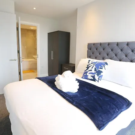 Pass The Keys 9th Floor Flat 24hr Shop At Base Pets Allowed *