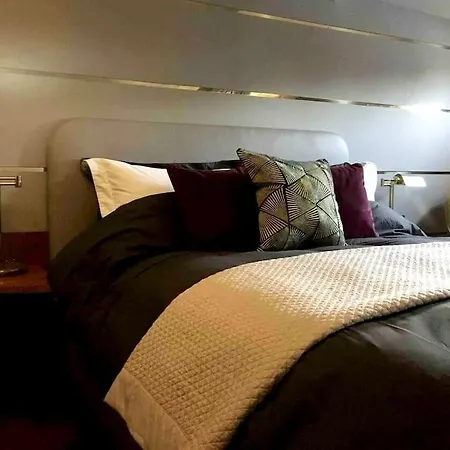 Botel Stunning 130ft Classic Yacht Manchester