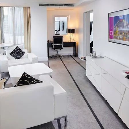 Crowne Plaza City Centre By Ihg Hotel 4*