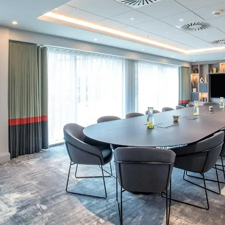 Crowne Plaza City Centre By Ihg 4*
