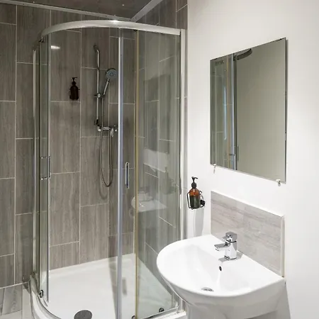 Отель Imperial Salford