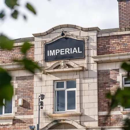 Imperial Salford מלון