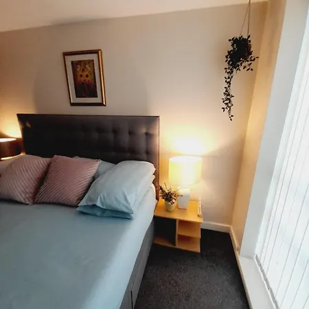 Apartment Modern 2 Bed, 2 Bath Near Etihad Stadium And Coop Live