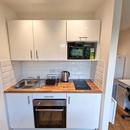 Lovely Salford Flat By Superhost Daire *