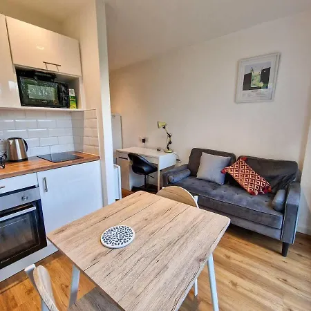 Daire Lovely Salford Flat By Superhost