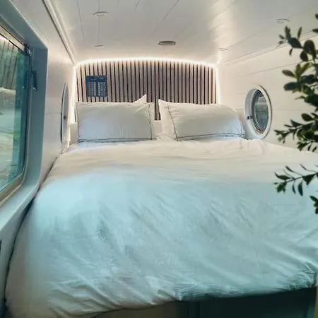 Apartment Bespoke Narrowboat