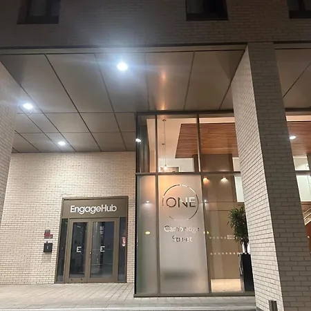 2 Bed Spacious Flat - Canal View Apartment Manchester