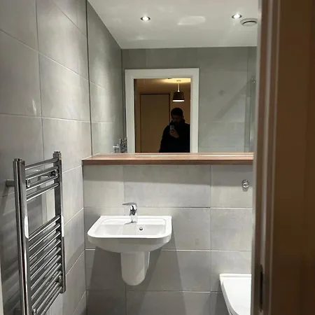 Apartment 2 Bed Spacious Flat - Canal View