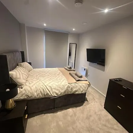 Luxurious 2 Bedroom Apartment