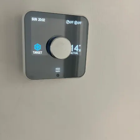 New Getaway House With 2 Free Parking * מנצ'סטר