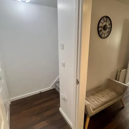 New Getaway House With 2 Free Parking Lägenhet *