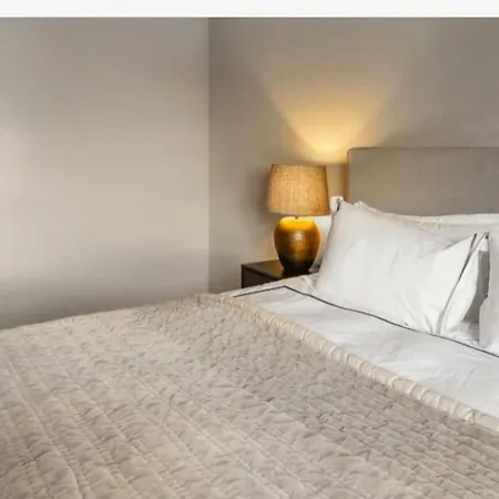 Modern 2 Bed Flat Didsbury