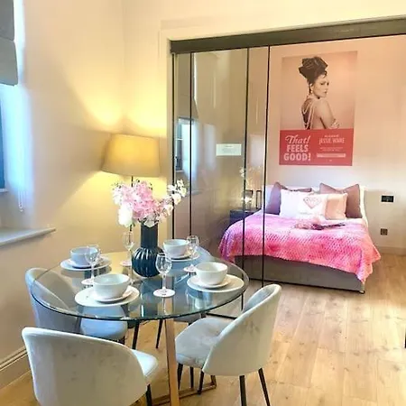 Pretty Pink Posh Penthouse Appartamento *