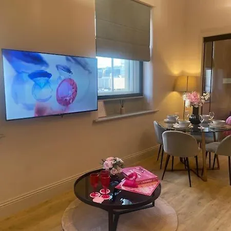 Apartman Pretty Pink Posh Penthouse *