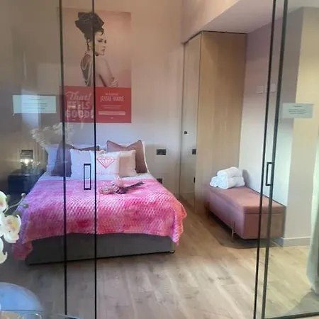 Pretty Pink Posh Penthouse Appartement Manchester