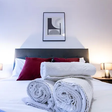 Trendy In The Heart Of Mcr With Parking Apartment Manchester