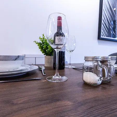 Apartment Trendy In The Heart Of Mcr With Parking