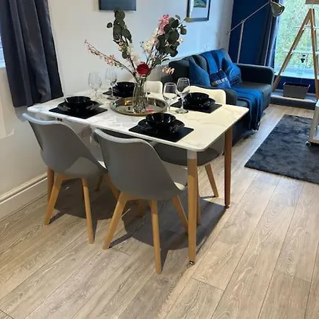 Withington Haven - 2-bed Luxury Apartment Manchester