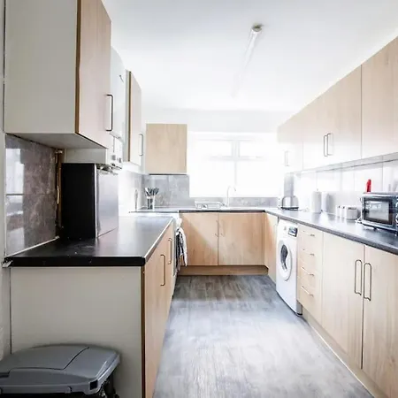 Holiday home 4 Bedroom House, Great Location! *