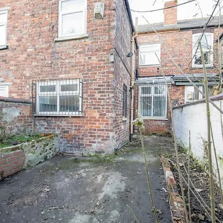 4 Bedroom House, Great Location! Holiday home *