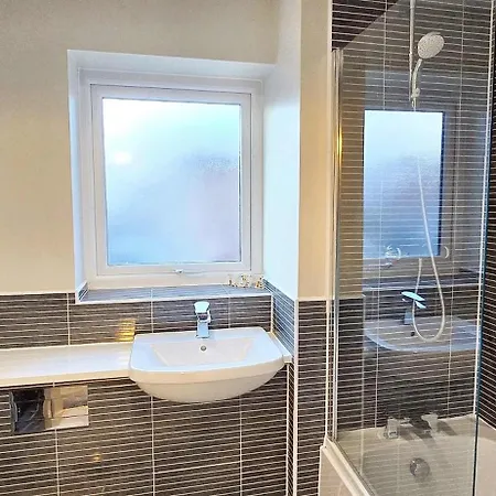 Newly Refurbished 4bedroom Townhouse By The Etihad *