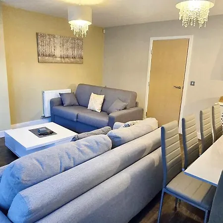 Newly Refurbished 4bedroom Townhouse By The Etihad *