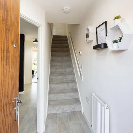 Trox - A Cosy Escape - Free Parking Apartment Manchester