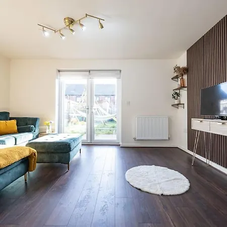 Trox - A Cosy Escape - Free Parking Apartment Manchester