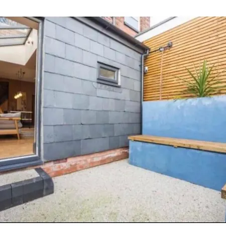 Beautiful - 4 Min Walk From Heaton Park Holiday home