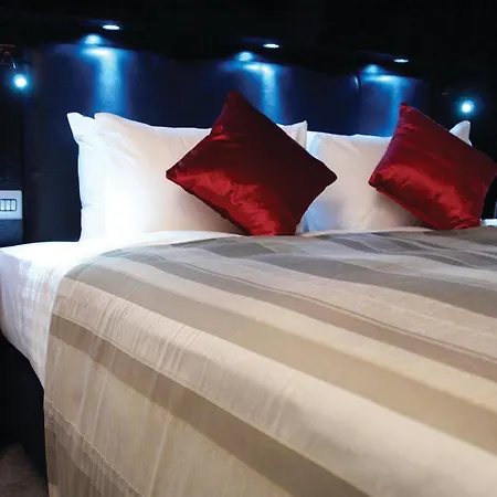 Crowne Plaza City Centre By Ihg Hotel 4*