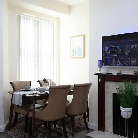 6 Bedroom House 10min Drive From Centre * マンチェスター