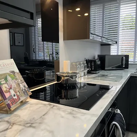 Modern 3-bed Stay-away-home Sleeps 6 Nr * Manchester