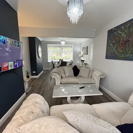 Casa vacanze Modern 3-bed Stay-away-home Sleeps 6 Nr *