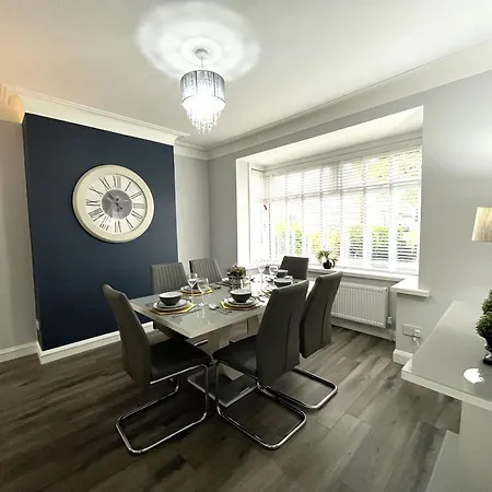 Modern 3-bed Stay-away-home Sleeps 6 Nr Feriehus Manchester