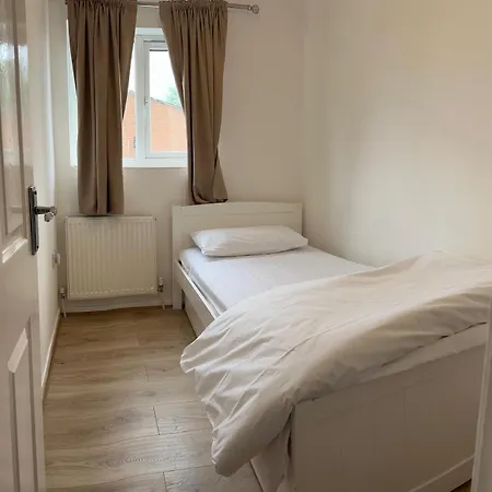 Centre Town House בית נופש *