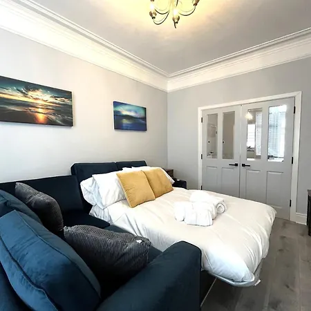 Spacious Sleeps 8 Nr Etihad Coop Live & *
