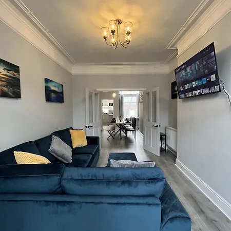 Spacious Sleeps 8 Nr Etihad Coop Live & *