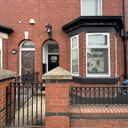 Apartment Spacious Sleeps 8 Nr Etihad Coop Live & Manchester